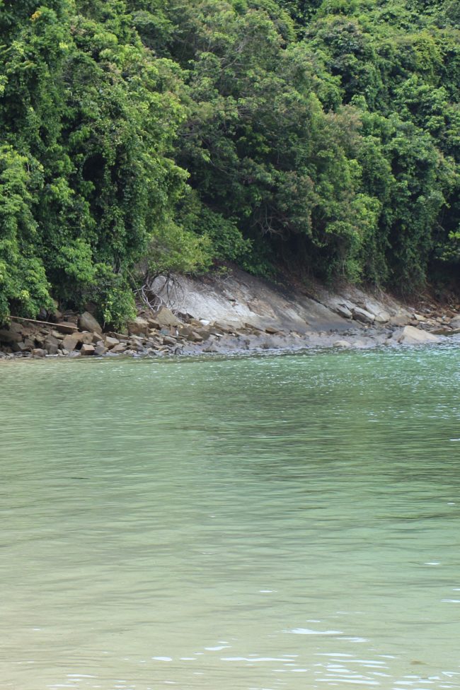 pulau gaya strand